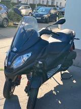 Piaggio MP3 300 HPE - Piaggio Motorräder in Köln