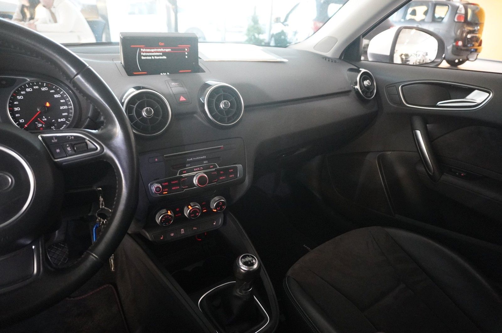 Fahrzeugabbildung Audi A1 1.4 TFSI NAVI/BI-XENON/SHZ/SPORT/PDC/TEMP/AHK