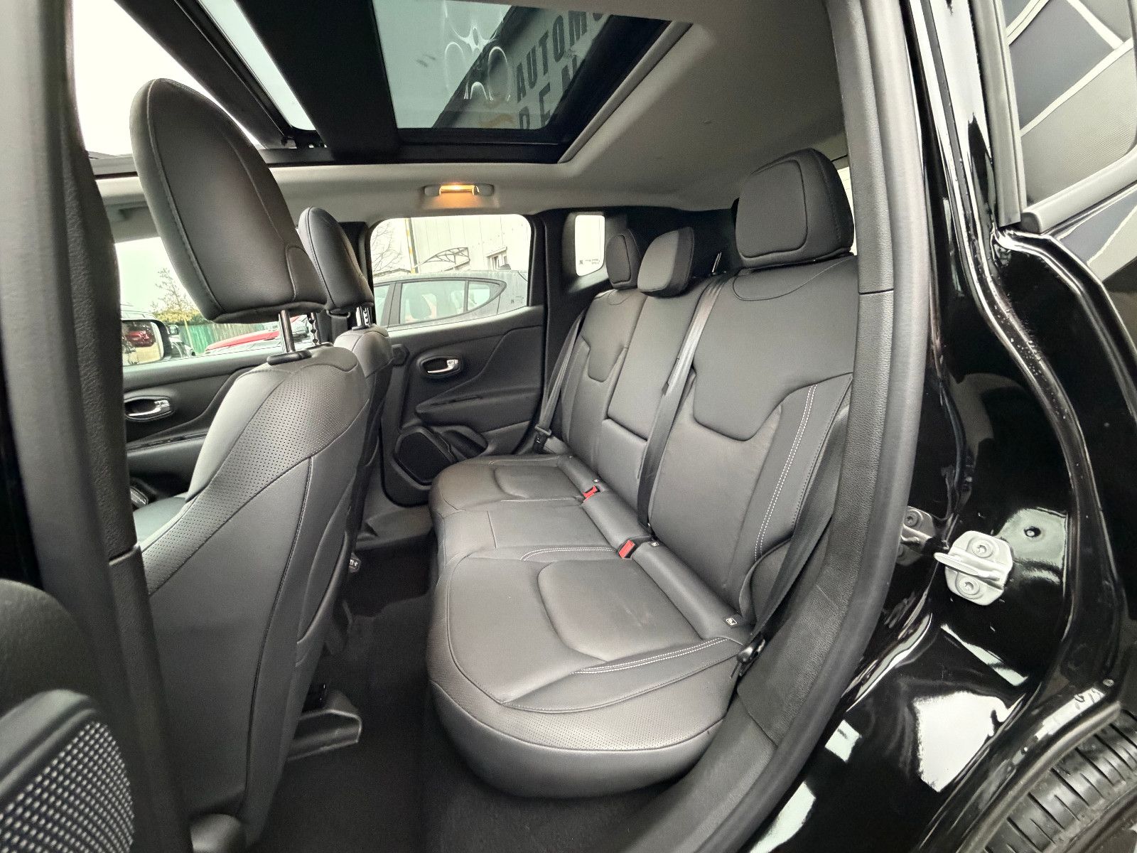 Fahrzeugabbildung Jeep Renegade Longitude Mild-Hybrid FWD/PANO/NAVI/KAM