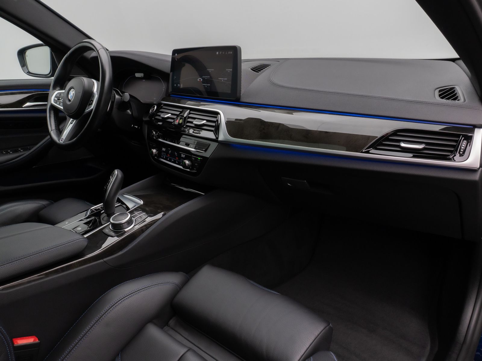 Fahrzeugabbildung BMW 520d xD M Sport FondEnt DAB Kamera Laser H/K 19"