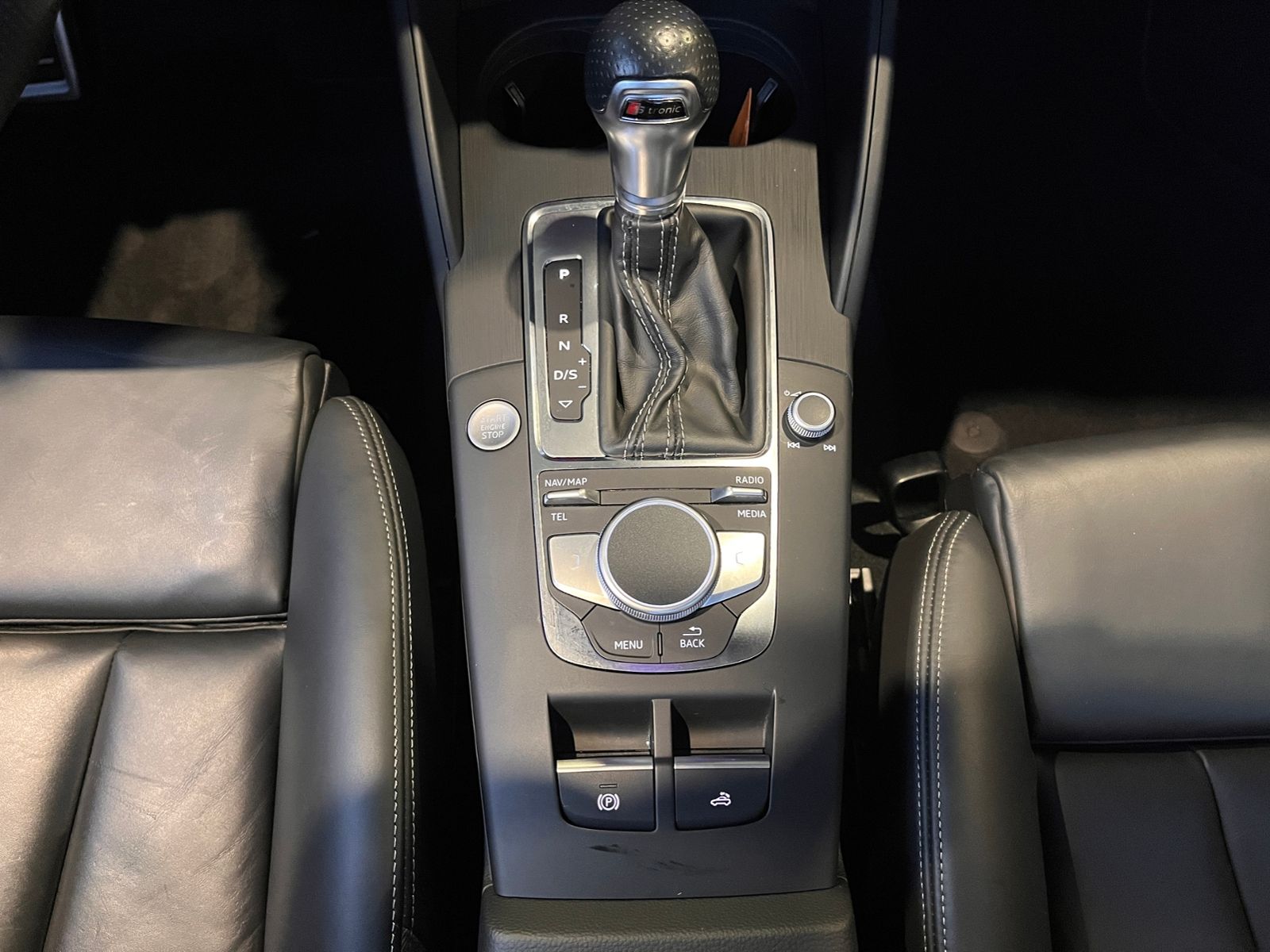 Fahrzeugabbildung Audi A3 Cabriolet 35 TFSI S line sport MATRIX LED NAV