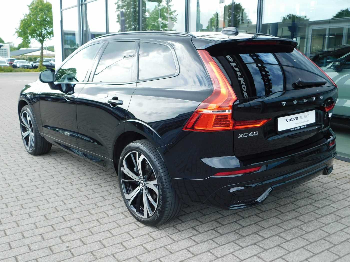 Fahrzeugabbildung Volvo XC60 T6 AWD Recharge R-Design 'Glasdach, AHK'