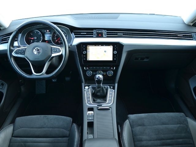 Passat Variant 2.0 TDI Elegance AHK/MATRIX/NAVI+