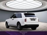 Rolls-Royce Cullinan Black Badge - Rolls-Royce Cullinan: Black Badge