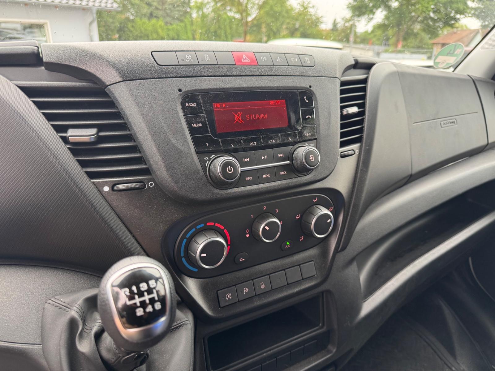 Iveco Daily 2.3 D 10 SITZ/KLIMA/STANDH/AHK/NUR 11.9 KM