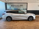 Ford Focus Turnier 1.0 MHEV ST-Line X +LED+NAVI+AHKBC - mit Benzin-Antrieb: Dachreling, Kombi