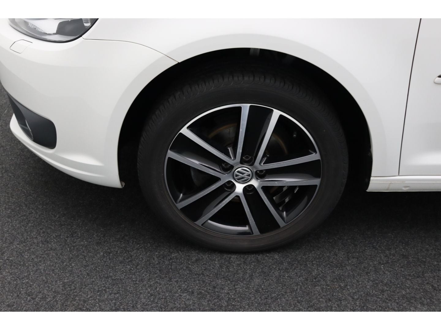 Fahrzeugabbildung Volkswagen Caddy 1.2 Kombi Edition30 Alcantara