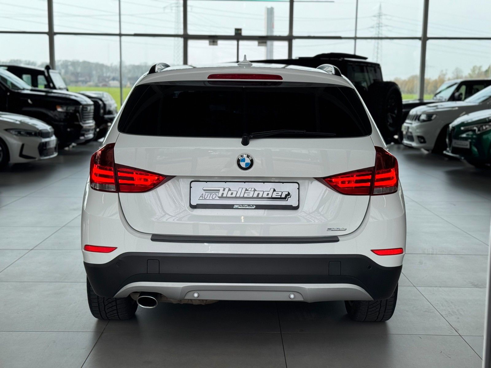 Fahrzeugabbildung BMW X1 18i sDrive GARANTIE/PDC/KLIMA/SZH/TEMPO/XENON