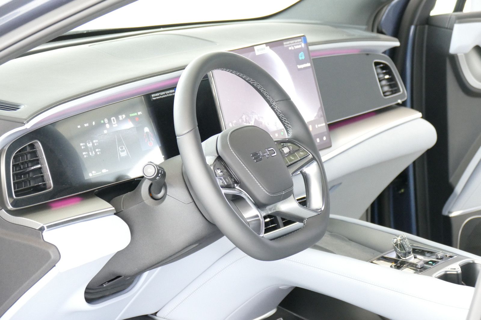 BYD SEALION 7