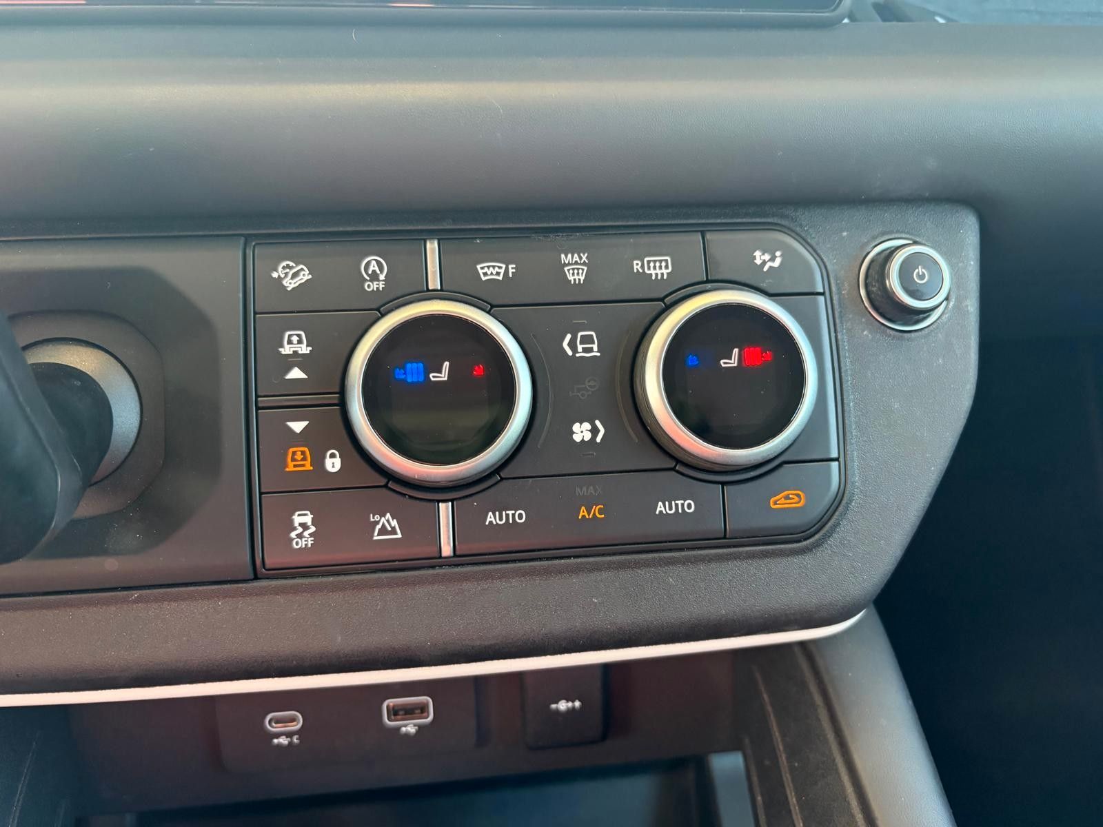 Fahrzeugabbildung Land Rover Defender 110 SE