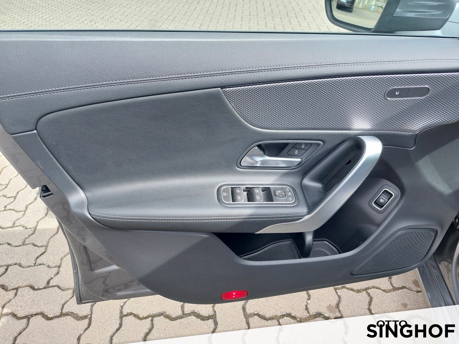 Fahrzeugabbildung Mercedes-Benz CLA 180 Progressive +LED+MBUX+PDC+Navi+Sitzhzg+
