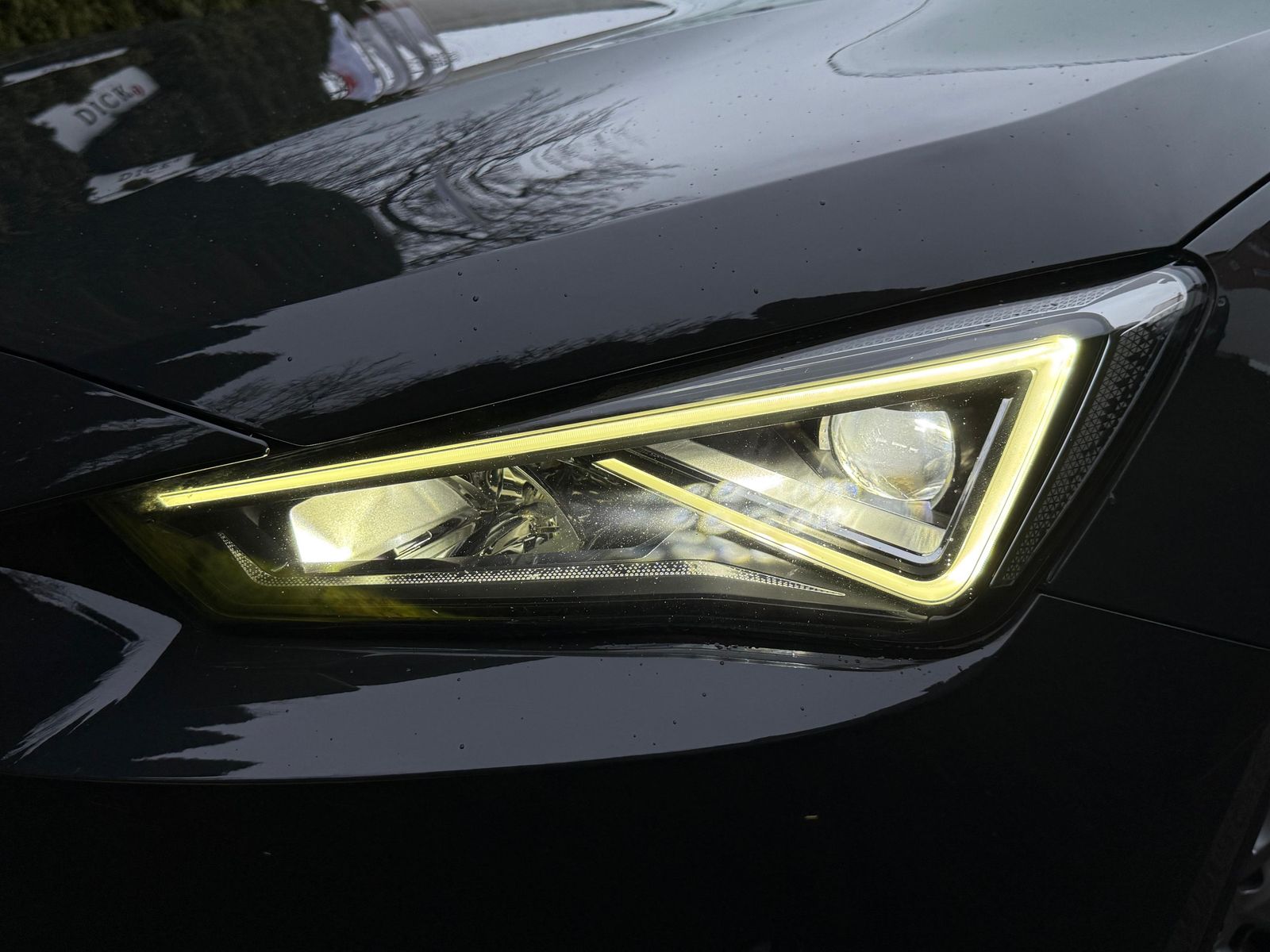 Fahrzeugabbildung SEAT Tarraco 1.5 TSI DSG Style LED+AHK+KAM+ACC+7SITZ