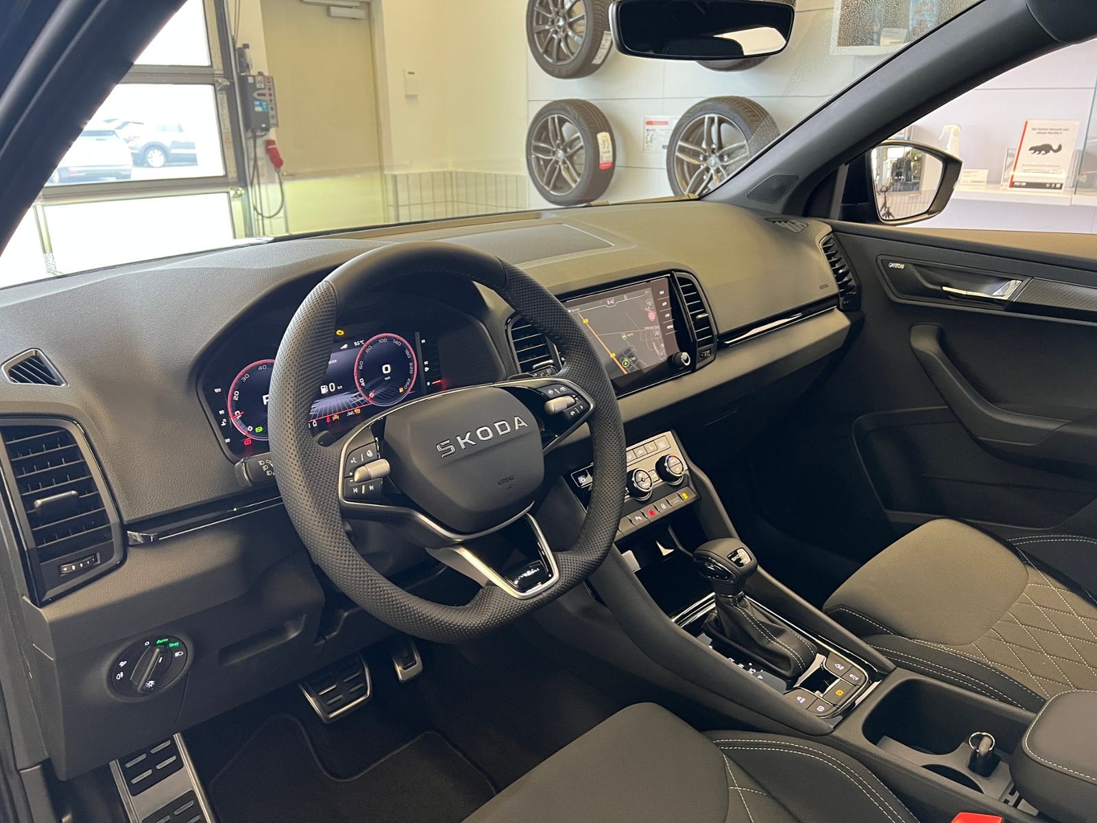 Fahrzeugabbildung SKODA Karoq Sportline 2.0 TDI DSG 4x4 *AHK,Canton-Soun