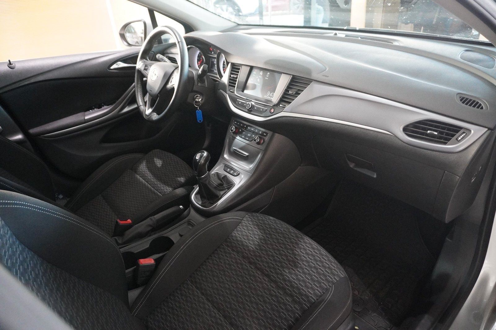 Fahrzeugabbildung Opel Astra K ST 1.0 BUSINESS NAVI/LED/SHZ/TEMP./SPORT