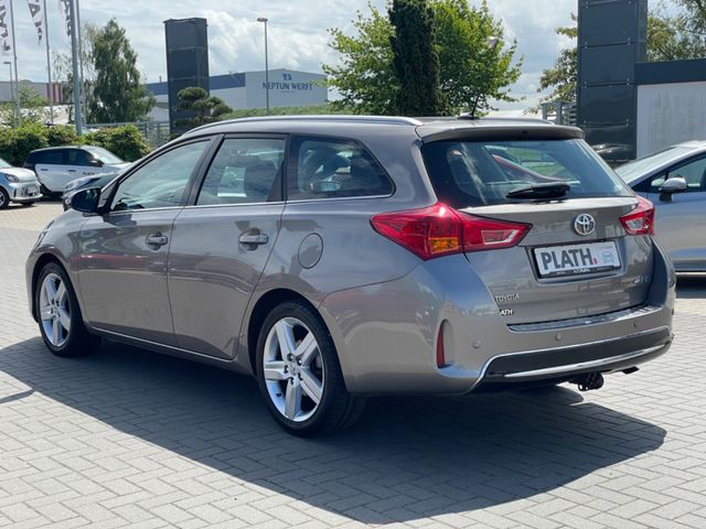 Toyota Auris  Touring Sports Executive