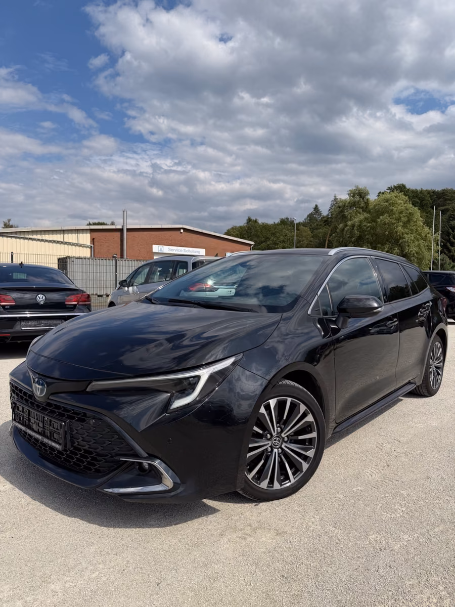 Toyota Corolla Touring Sports Hybrid Team D