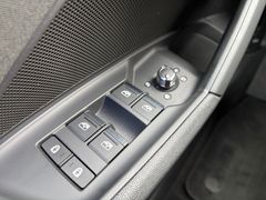 Fahrzeugabbildung Audi A3 Limousine S line 35 TFSI S-tr. -HUD*Navi+*RFK