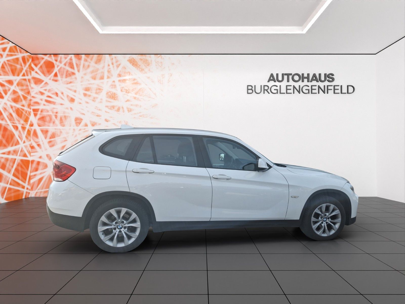 Fahrzeugabbildung BMW X1 Baureihe X1 18d xDrive ! NAVI ! Harman/Kardon
