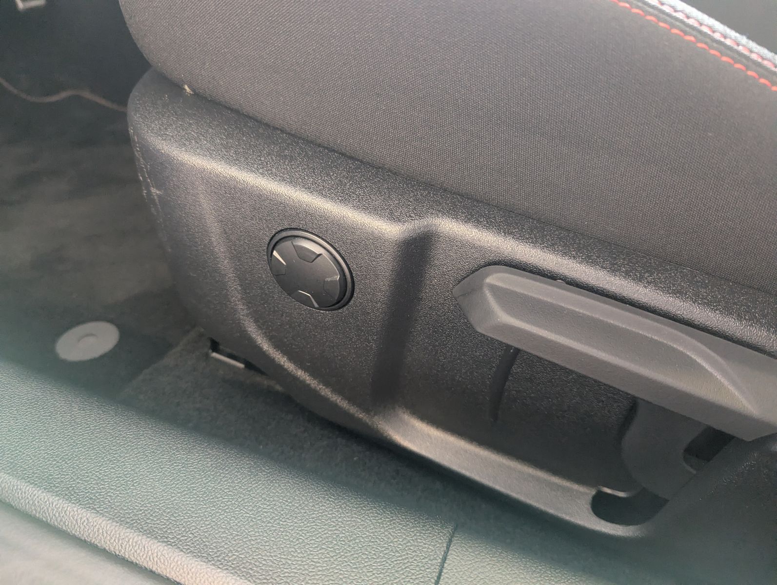 Fahrzeugabbildung Ford Focus 1.0 ST-Line X Styling Matrix B&amp;O Pano 18"