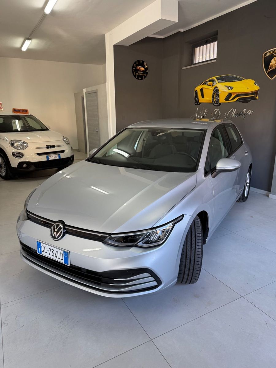 Volkswagen Golf 8 2.0 150 CV imagem 3
