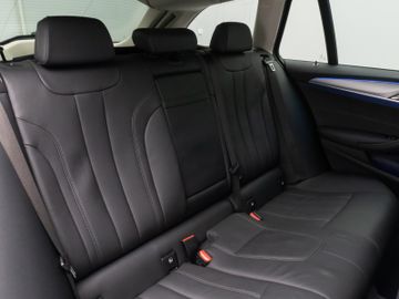 Fahrzeugabbildung BMW 520d Kamera Laser HUD DAB 4xKlima AHK Komfort