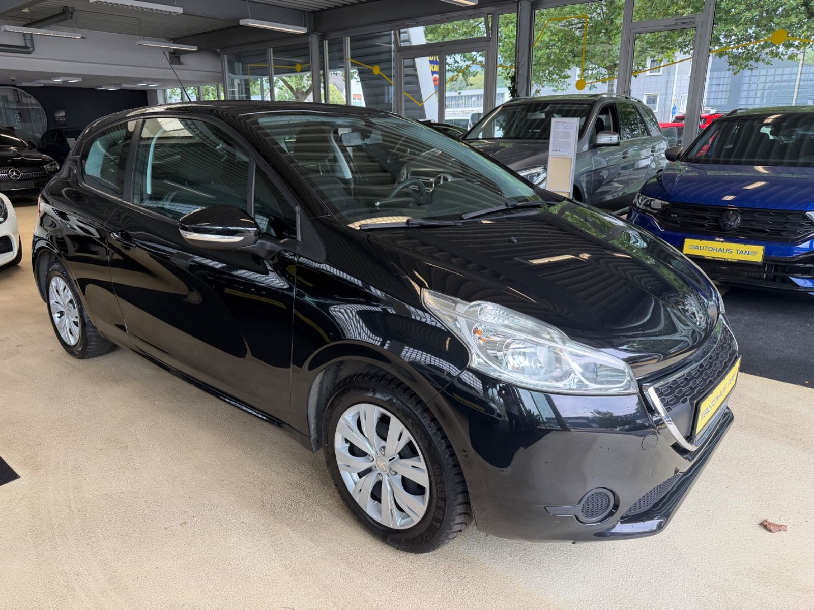 Fahrzeugabbildung Peugeot 208 Active