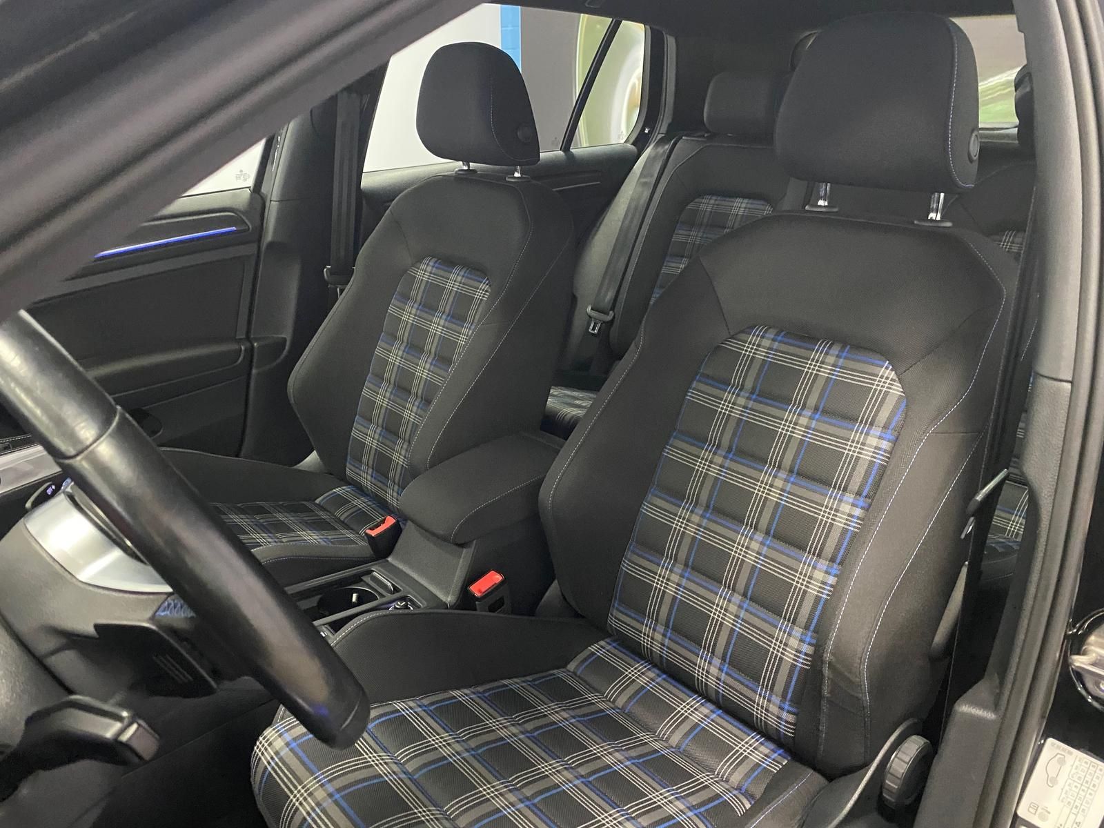 Fahrzeugabbildung Volkswagen Golf VII 1.4 PLUG-IN HYBRID GTE+AHK+MATRIX+ACC