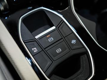 2018 Lamborghini URUS — миниатюра 36