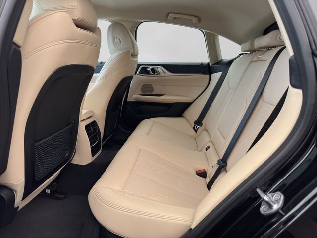 Fahrzeugabbildung BMW i4 40 eDrive Gran Coupé LED+Kamera+Leder+Sportsi