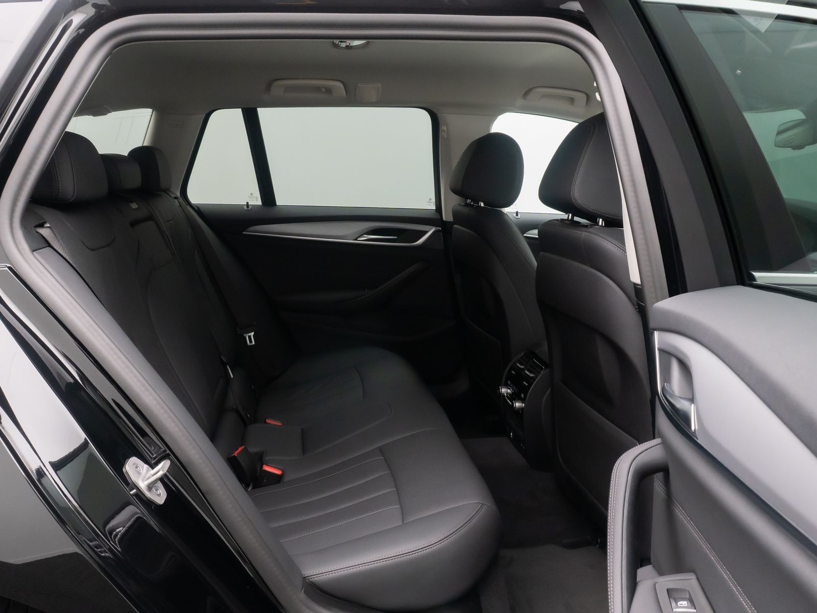 Fahrzeugabbildung BMW 520d xD Alarm Kamera DAB HUD 4xKlima Leder