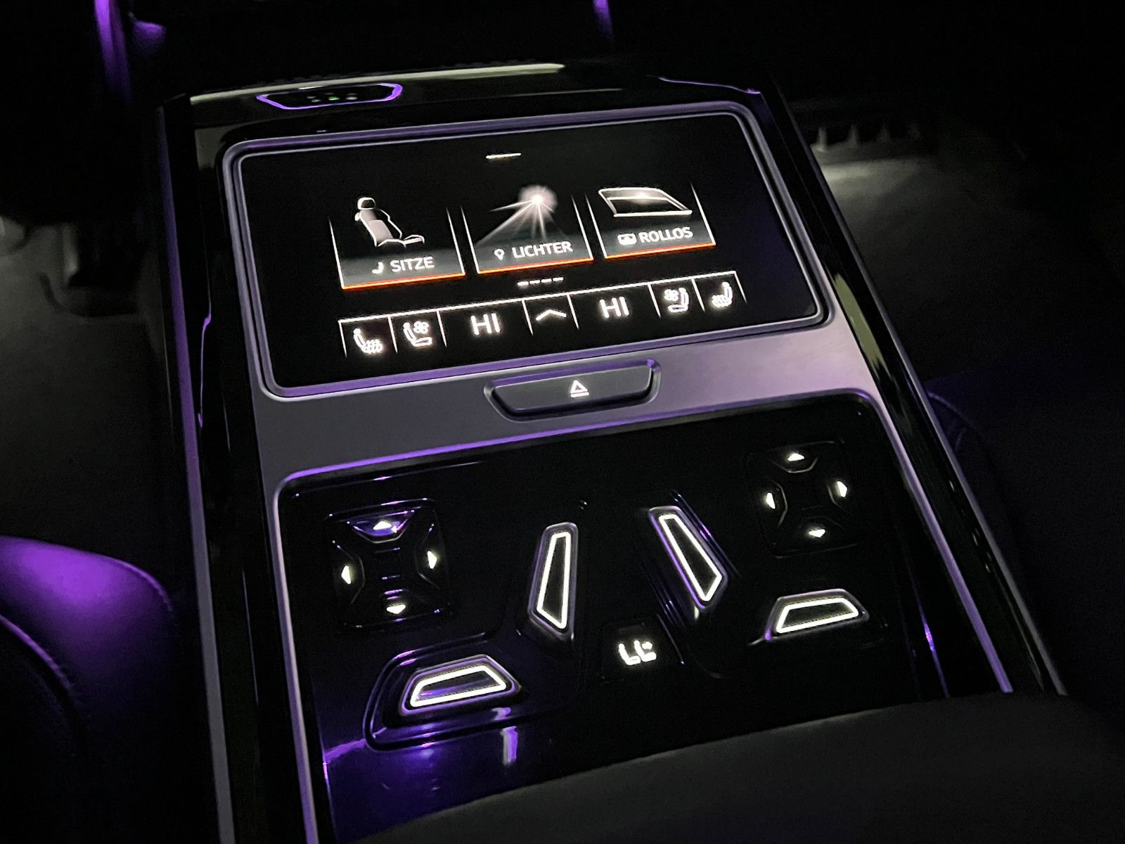 Fahrzeugabbildung Audi A8 50 TDI Quattro/MASSAGE FOND/TV FOND/ACC/VOLL