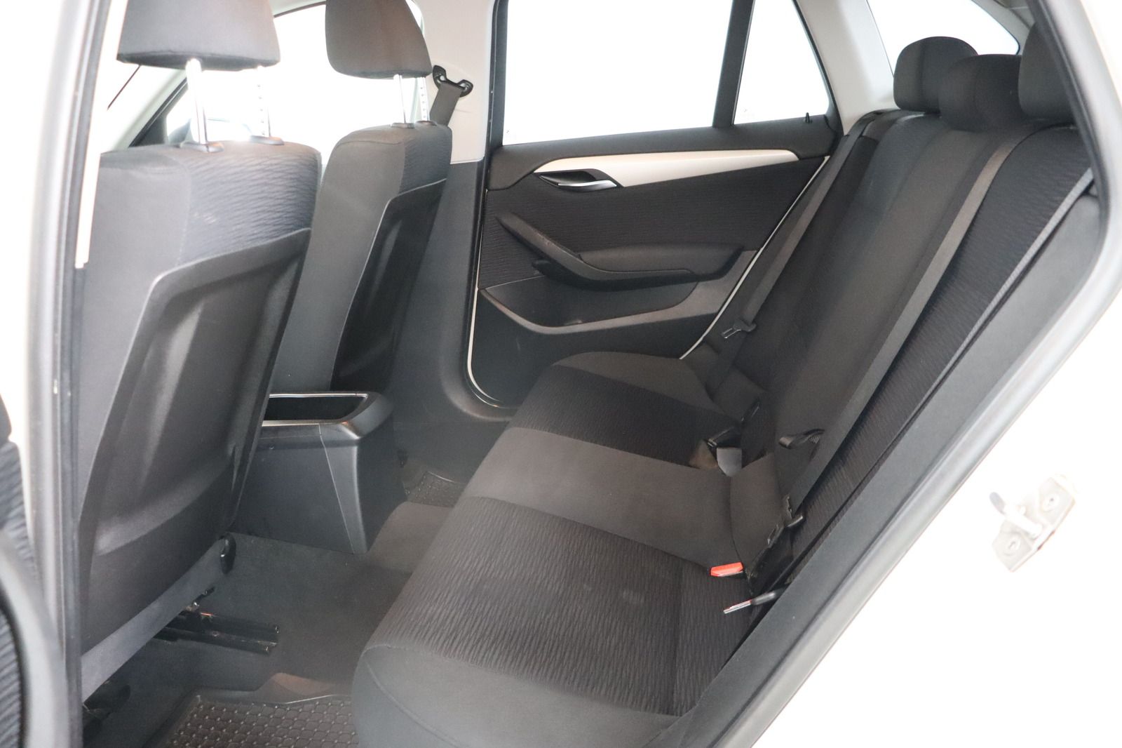 Fahrzeugabbildung BMW X1 sDrive 18i * Sitzhzg. * PDC