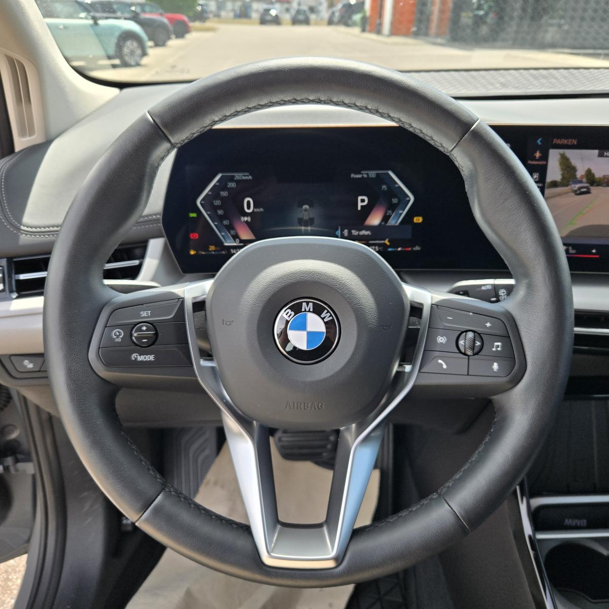 BMW 218i Active Tourer RFK DAB SHZ Keyless