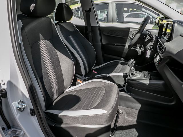Hyundai i10 1.2 Trend Navi Kamera Spurhalteassi. Autom.