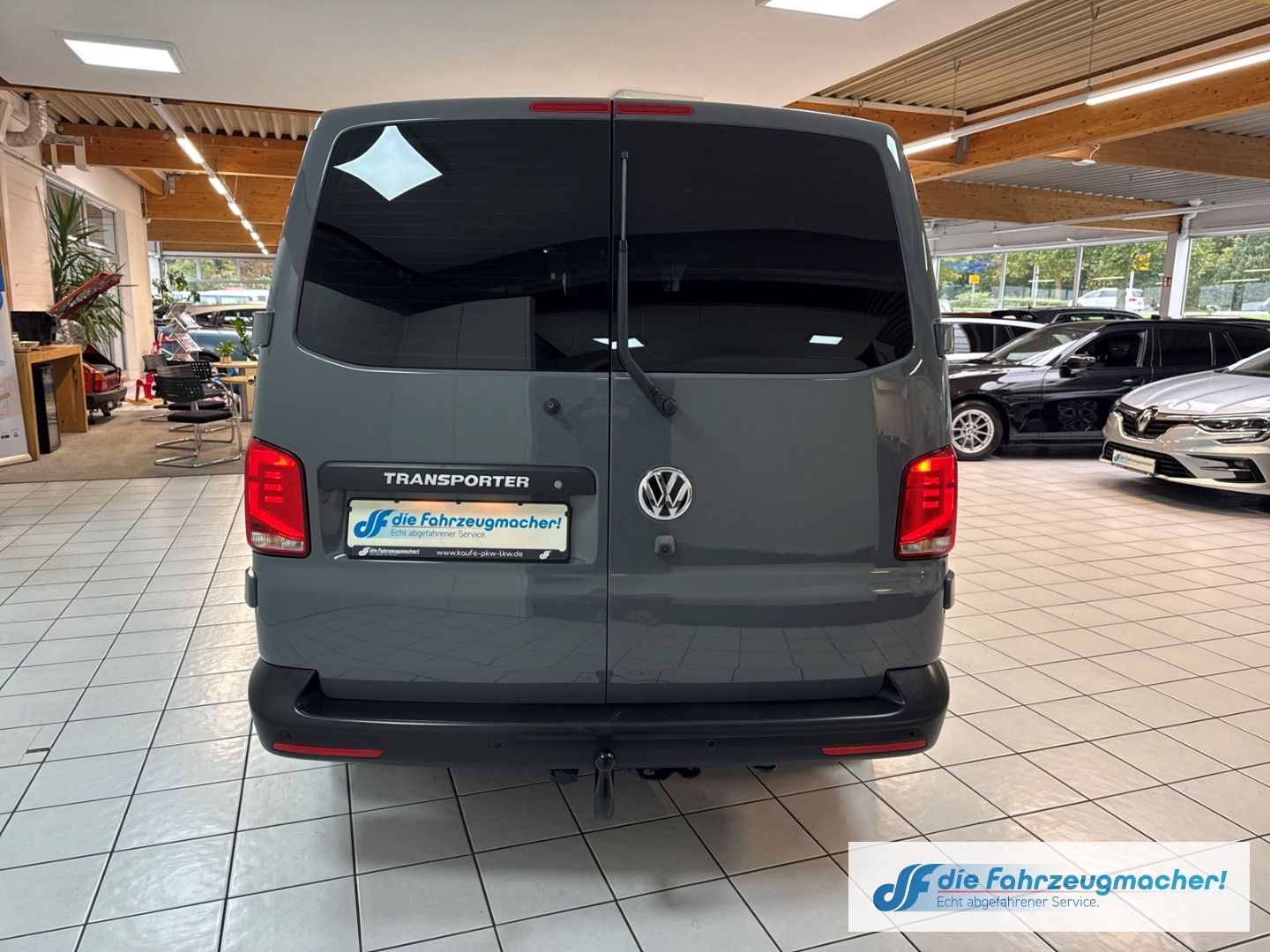 Fahrzeugabbildung Volkswagen Transporter T6.1 Kombi 2.0 TDI 9.Si. AHK DAB Kam