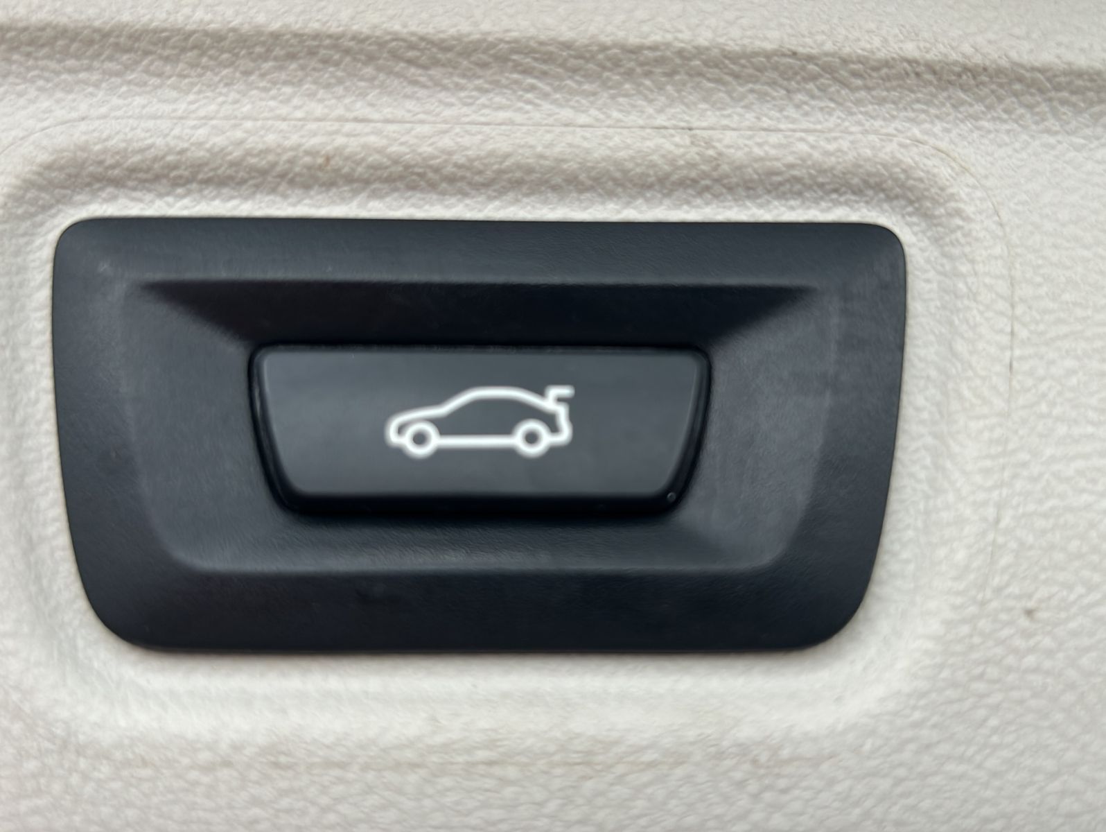 Fahrzeugabbildung BMW 318d Touring Advantage