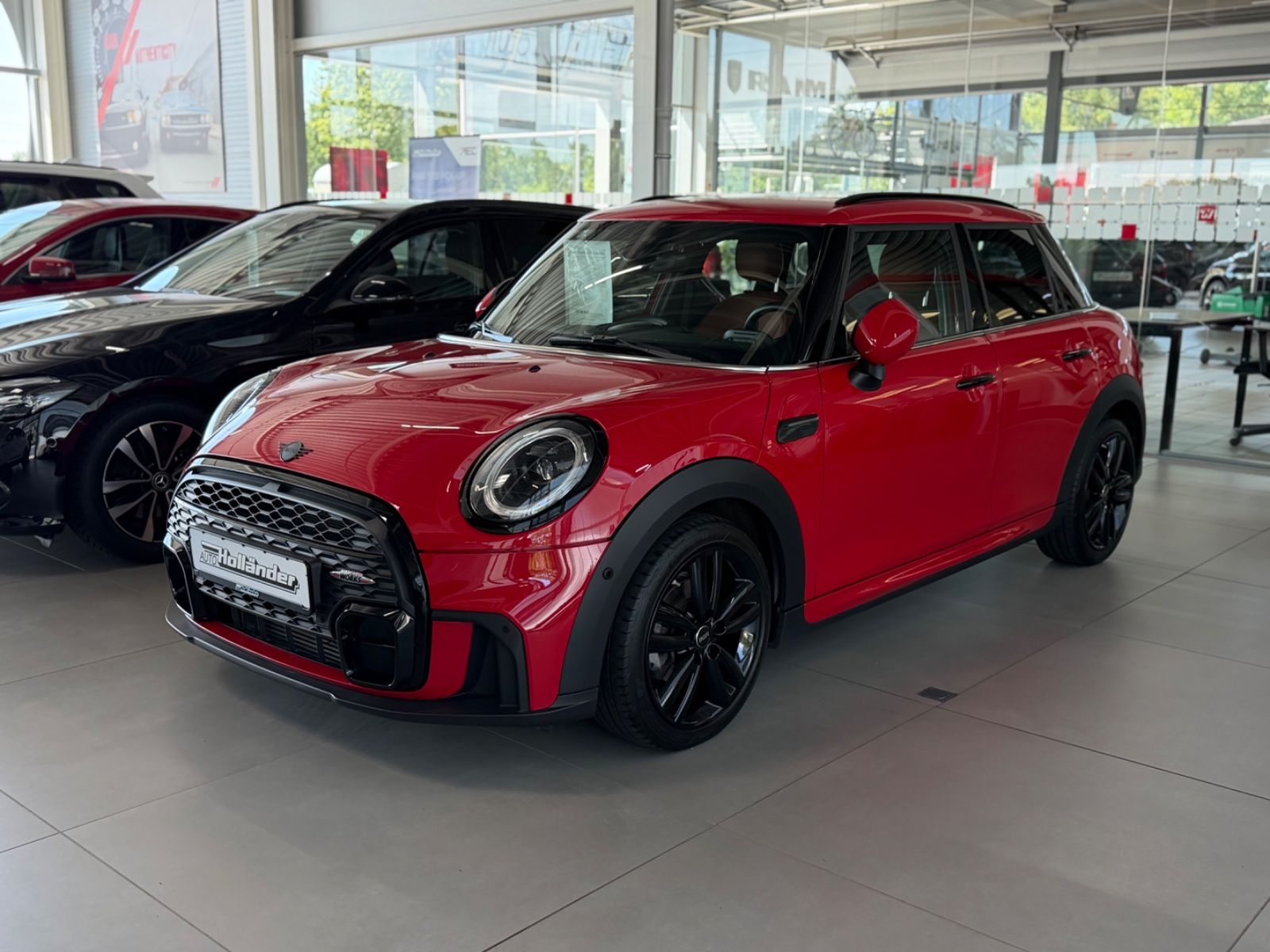 Fahrzeugabbildung MINI COOPER 1.5 5-trg.  John Cooper Works Trim