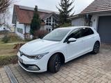 Volkswagen VW Golf 8 1.0 TSI ACTIVE - Volkswagen Golf mit Benzin-Antrieb: Kleinwagen, 1.8