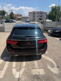 Mercedes E 200 - 3