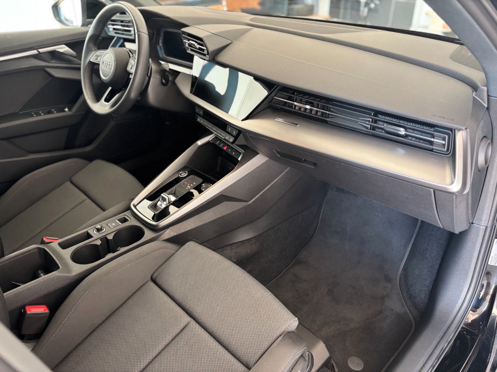 Fahrzeugabbildung Audi A3 Sportback 30 TFSI basis