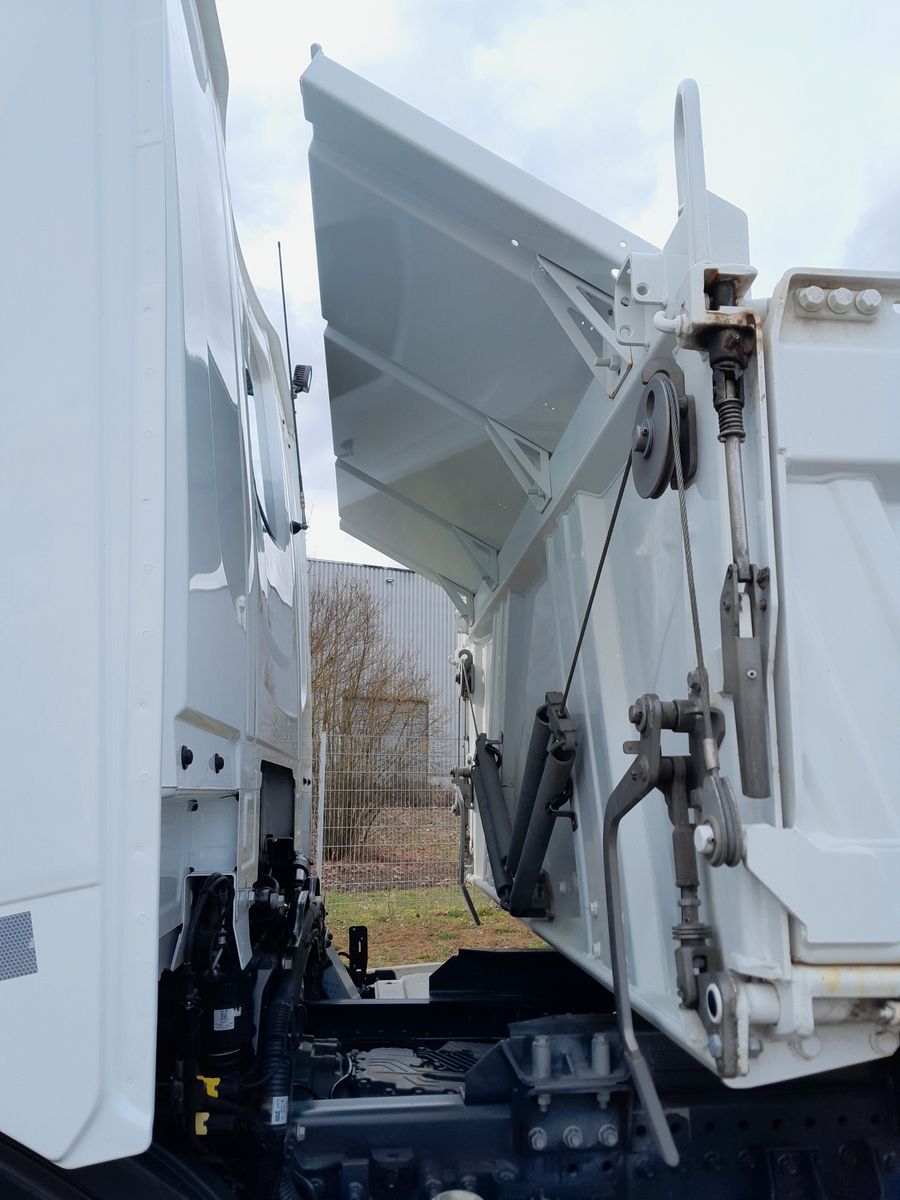 Fahrzeugabbildung DAF FA XDC 450