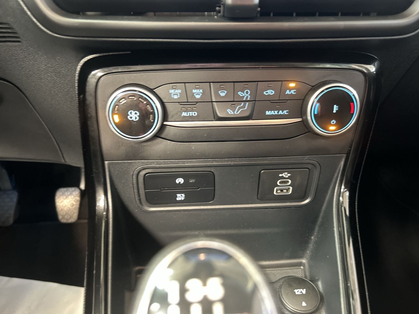 Fahrzeugabbildung Ford EcoSport EU6d Titanium 1.0 EcoBoost AHK-abnehmba