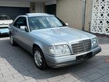 Mercedes-Benz 320 CE aus 2.Hand - rostfrei u. original Zustand - silberne Mercedes-Benz 320