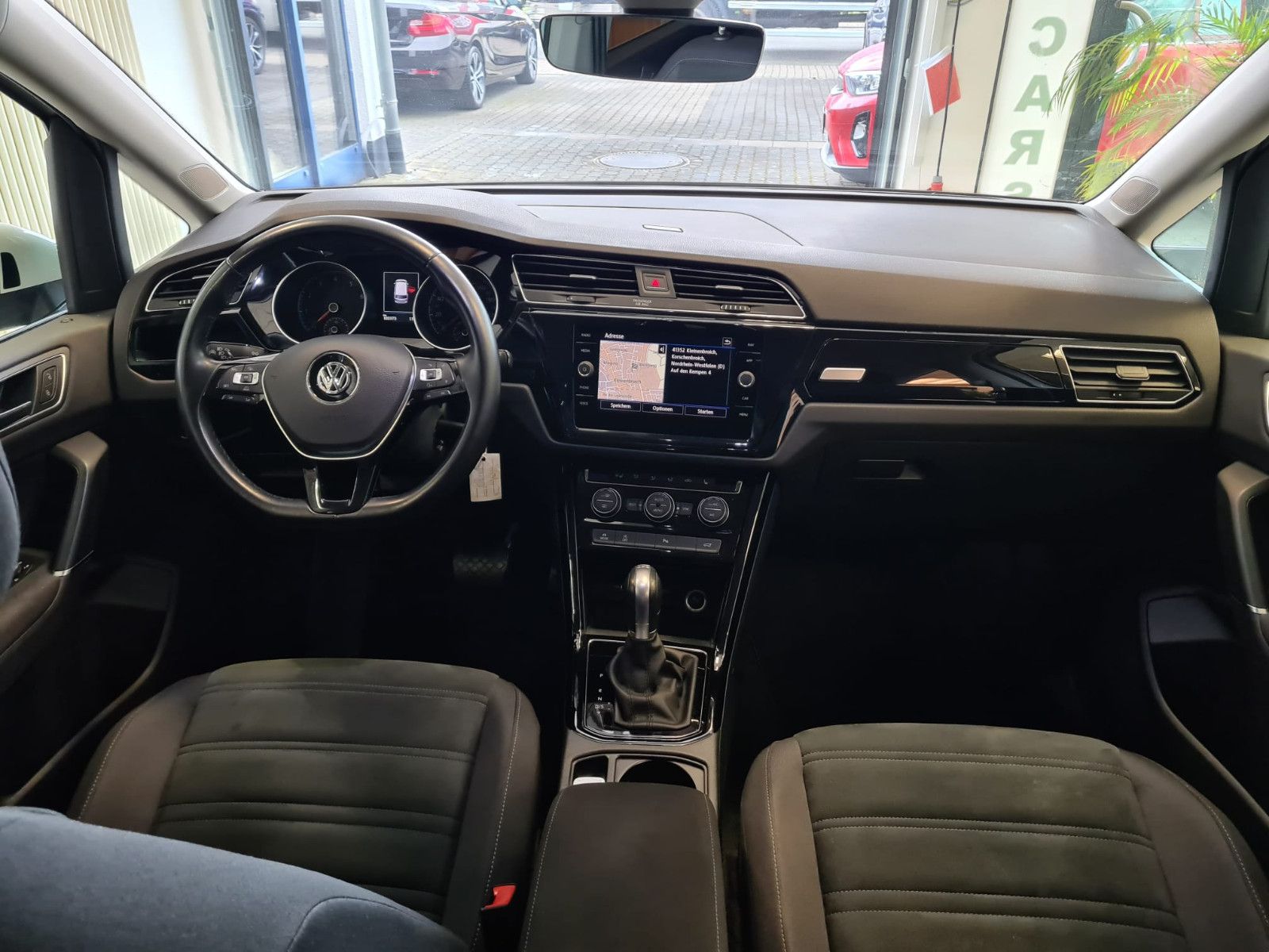 Fahrzeugabbildung Volkswagen Touran Highline BMT/Start-Stopp / LED / NAVI /