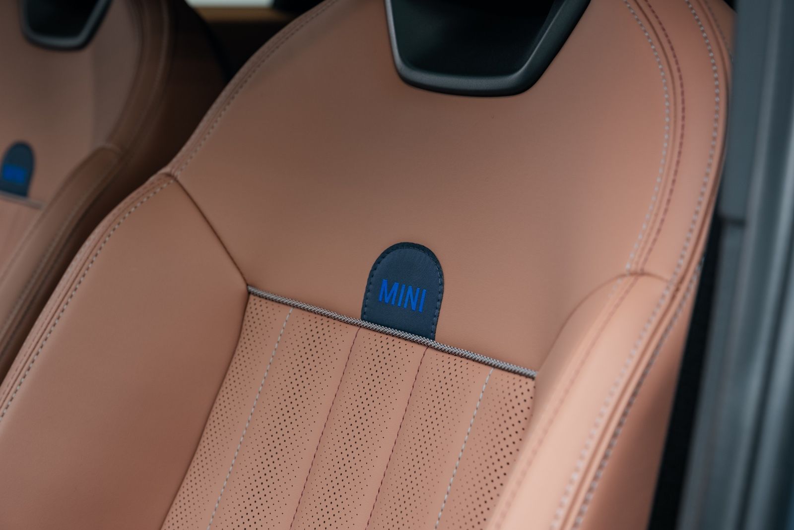 Fahrzeugabbildung MINI Countryman SE ALL4