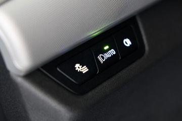 BMW 218d Active Tourer Widscreen RFK AHK 1.Hand