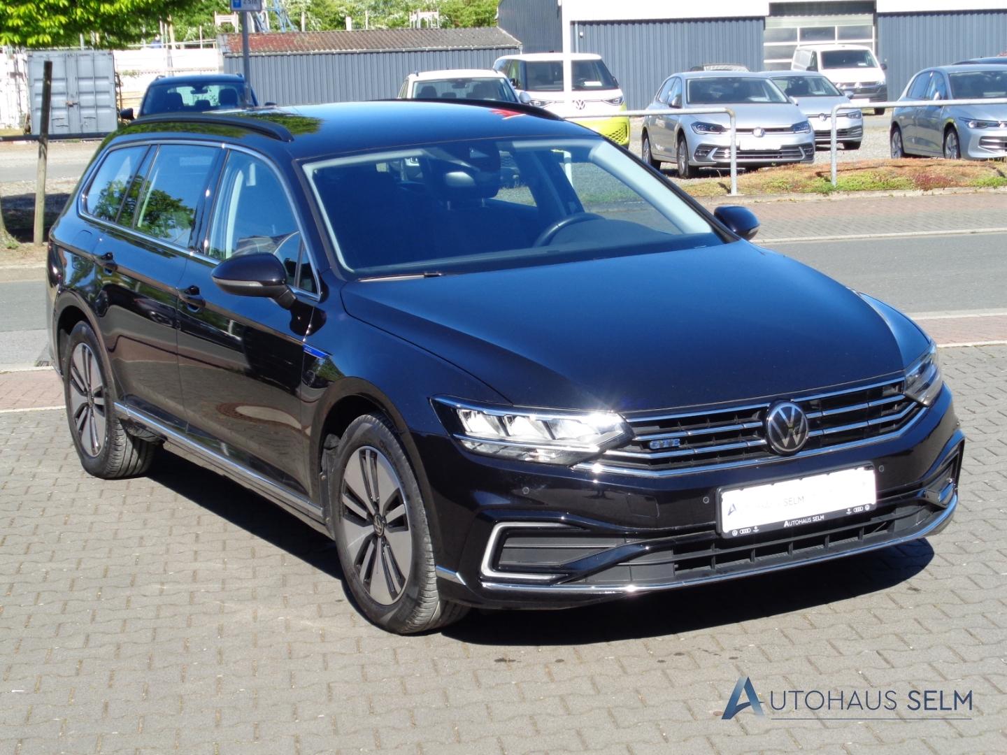 Volkswagen Passat Variant GTE Navi Massagesitze LED ACC