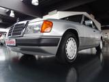 Mercedes-Benz 230 E/ Automatik/ el. Schiebedach/ H-Kennzeichen - Mercedes-Benz 230: Limousine