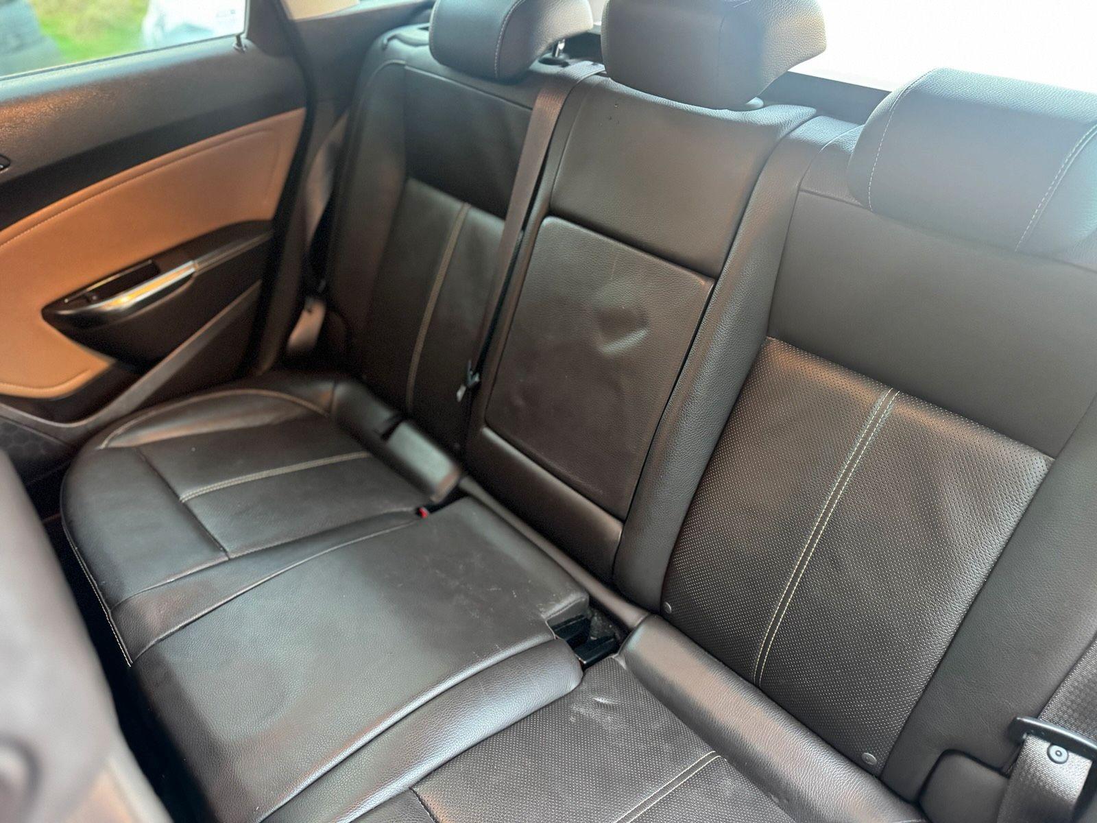 Opel Astra 2011 — photo 8