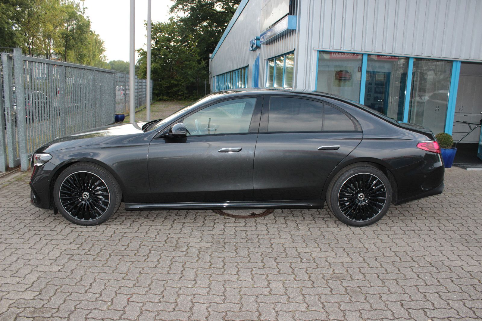 Fahrzeugabbildung Mercedes-Benz E 200 *AMG Line* Premium Plus*Superscreen**MY25*